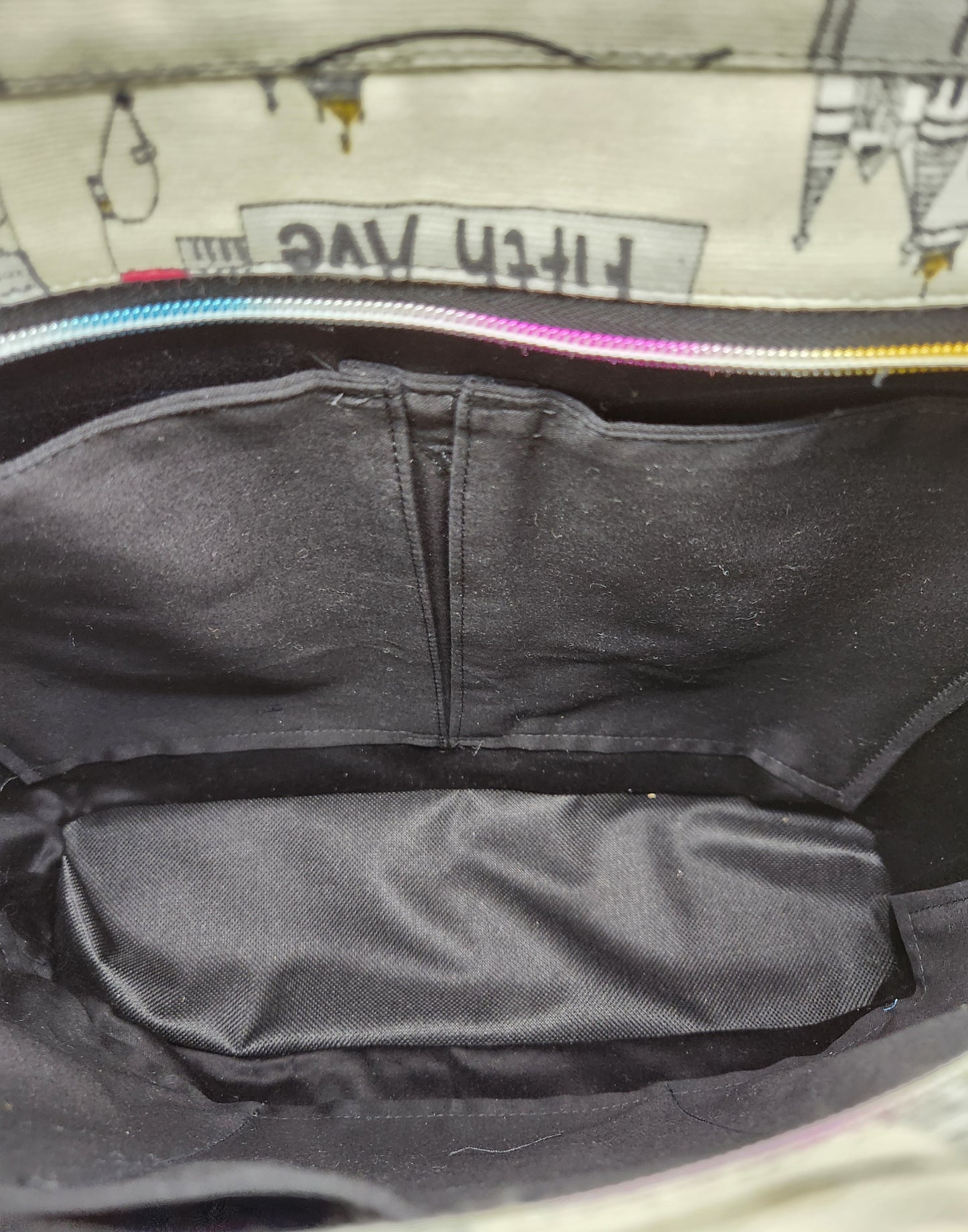 Large Zippered Handbag